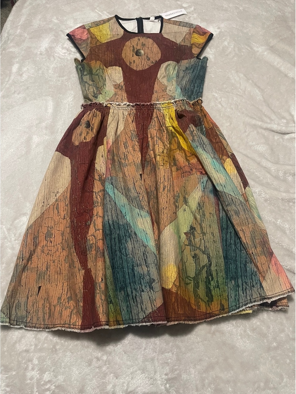 MAKING THE CUT Artistic Pattern Short Sleeve Dress Size S